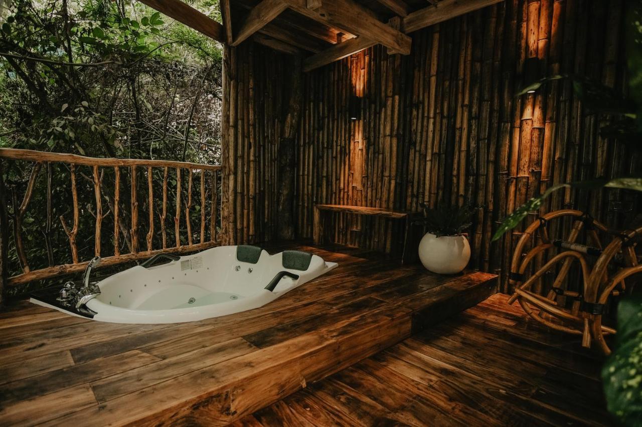 Villa Treehouse De Valentine Balamban Esterno foto