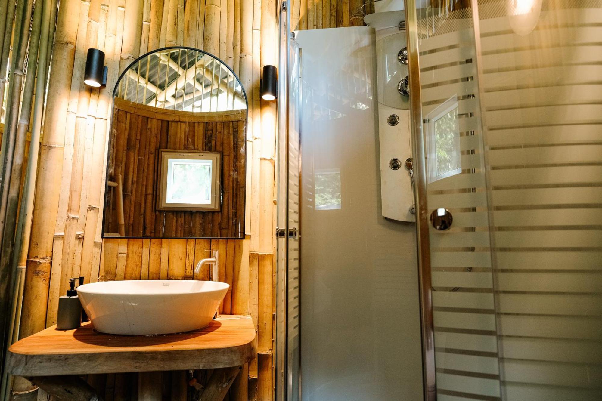 Villa Treehouse De Valentine Balamban Esterno foto