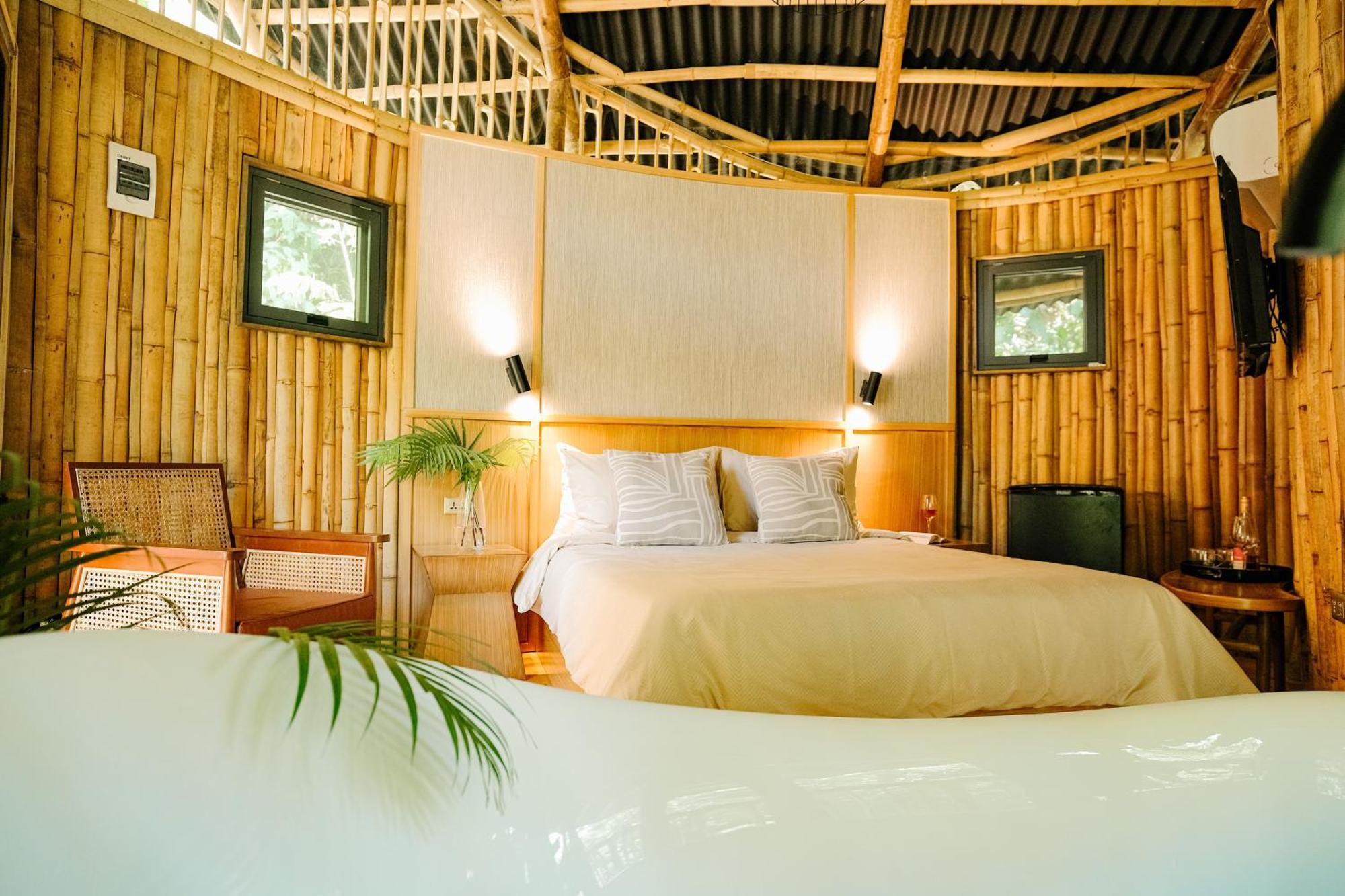 Villa Treehouse De Valentine Balamban Esterno foto