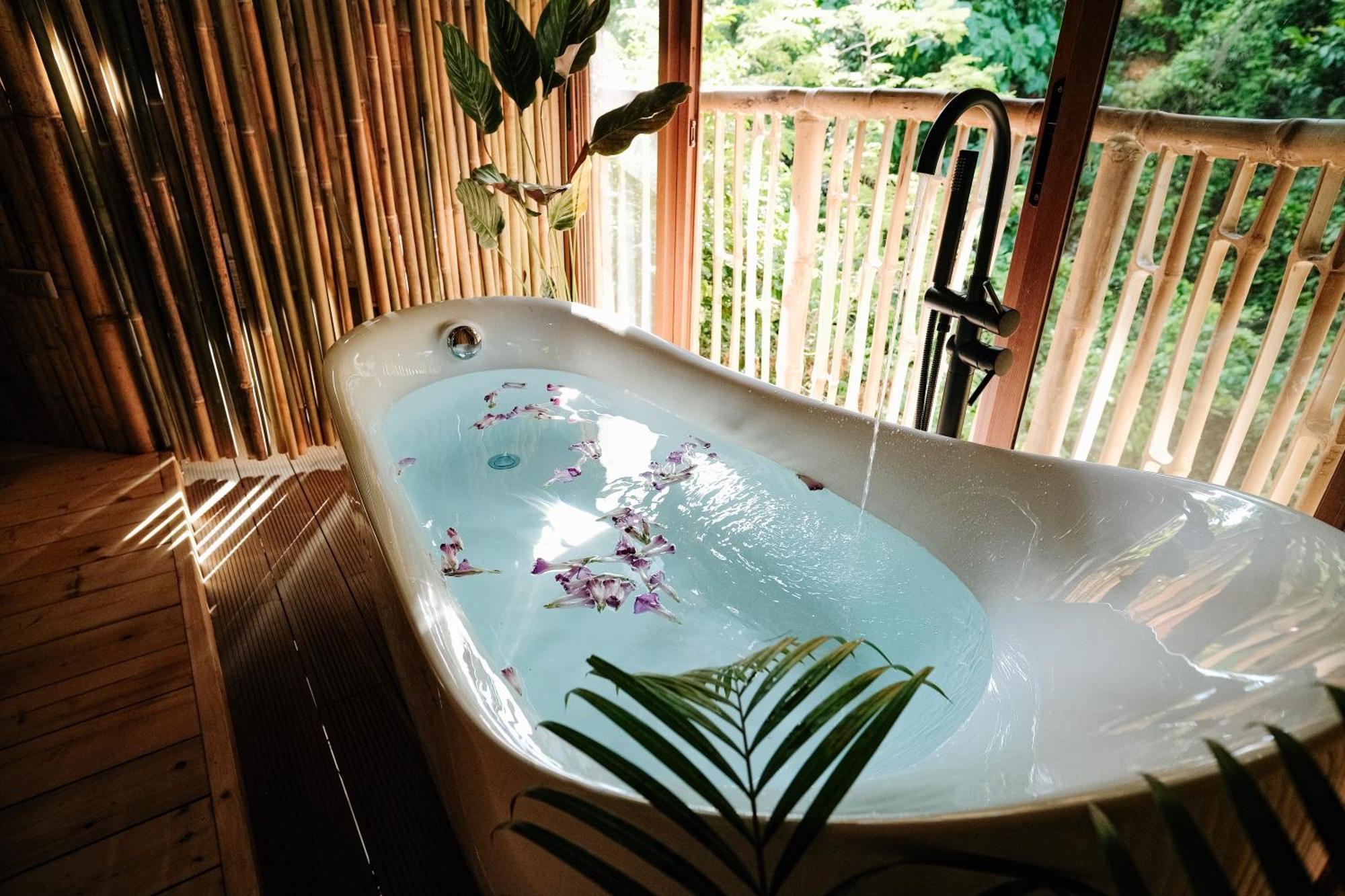 Villa Treehouse De Valentine Balamban Esterno foto